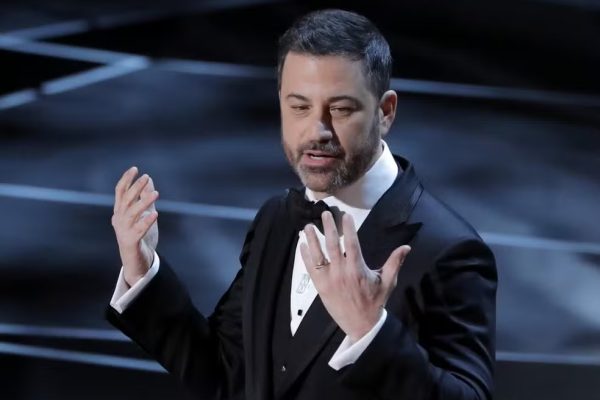 Jimmy Kimmel sai do ar na ABC após caso Kirk e pressão trumpista