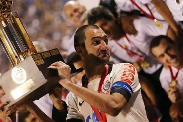 Quem é o ex-jogador do Corinthians acusado de ajudar PCC a lavar dinheiro