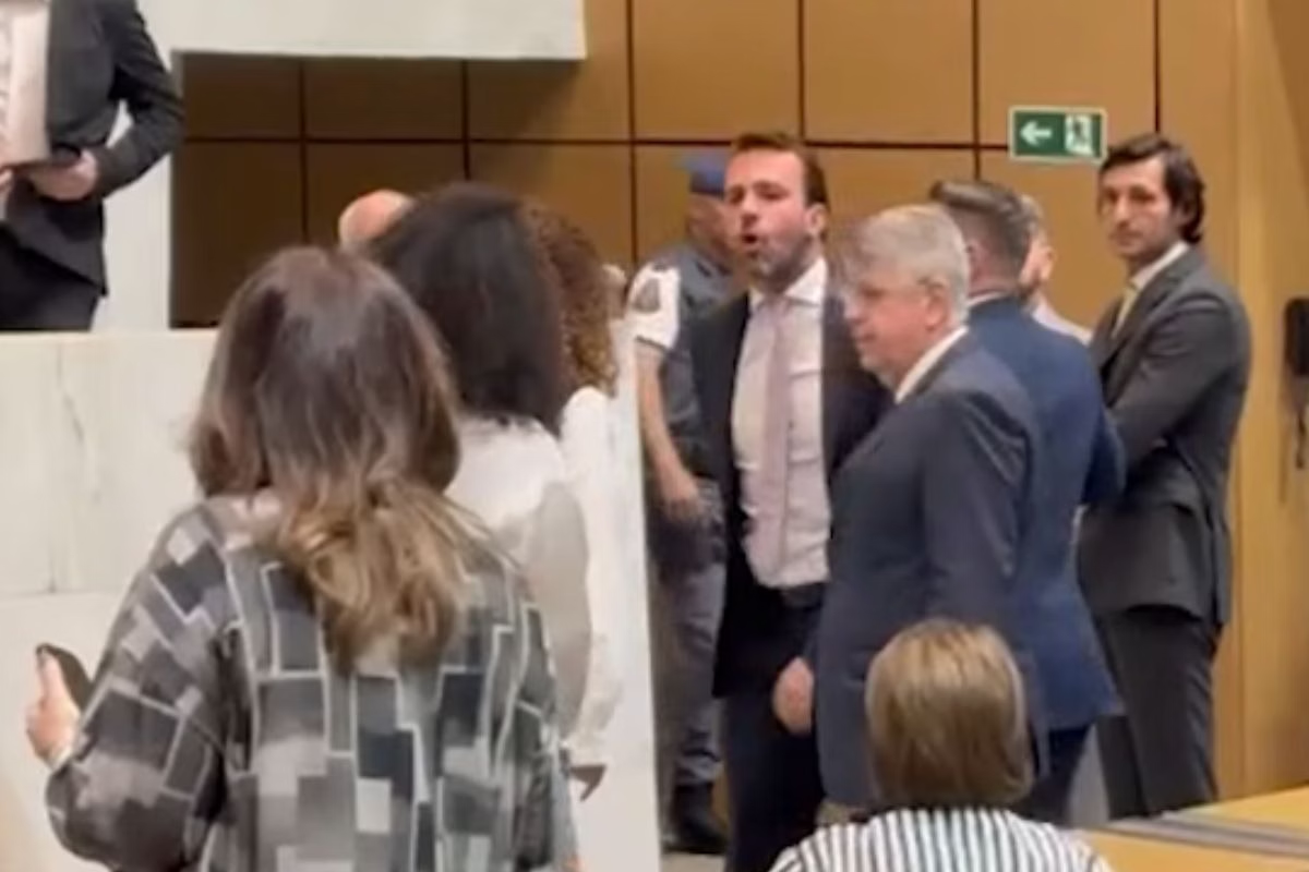 discussão na Assembleia Legislativa de São Paulo (Alesp)