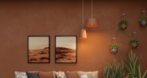 Sala decorada com tons terrosos