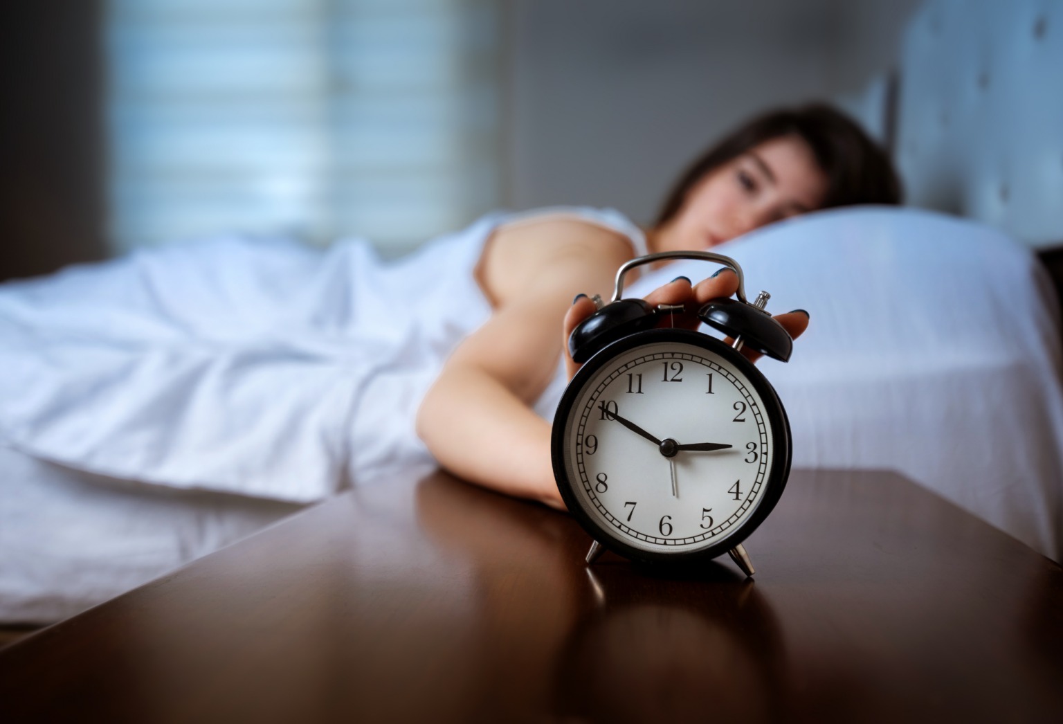 Estudo aponta que noites mal dormidas aceleram o envelhecimento do cérebro