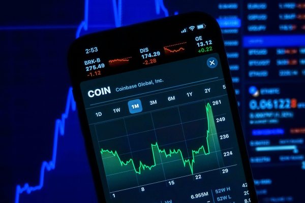 Mulher perde R$ 500 mil em day trade; veja relato