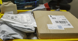 Caixas e embalagens de encomendas