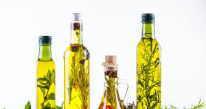 Garrafas com azeite e óleo