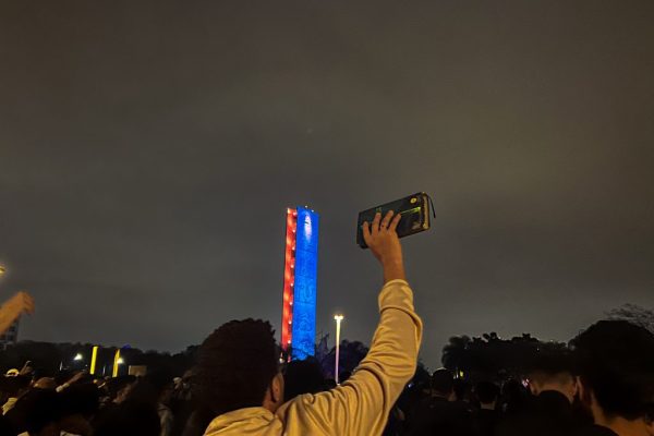 VÍDEO - Evangélicos invadem USP para culto sem autorização: "Pertence a Jesus"