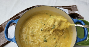 Creme de mandioquinha com frango na panela