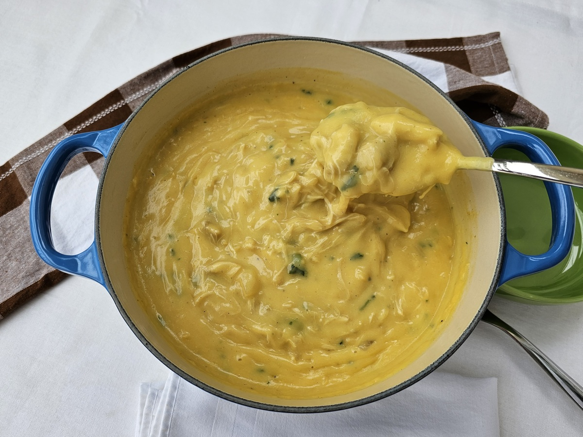 Creme de mandioquinha com frango na panela