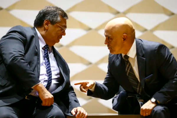 Moraes autoriza investigação de ameaças de bolsonaristas contra Dino