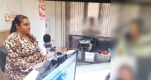 Francyelle Silvestre durante entrevista em rádio