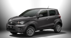 Fiat Mobi preto parado