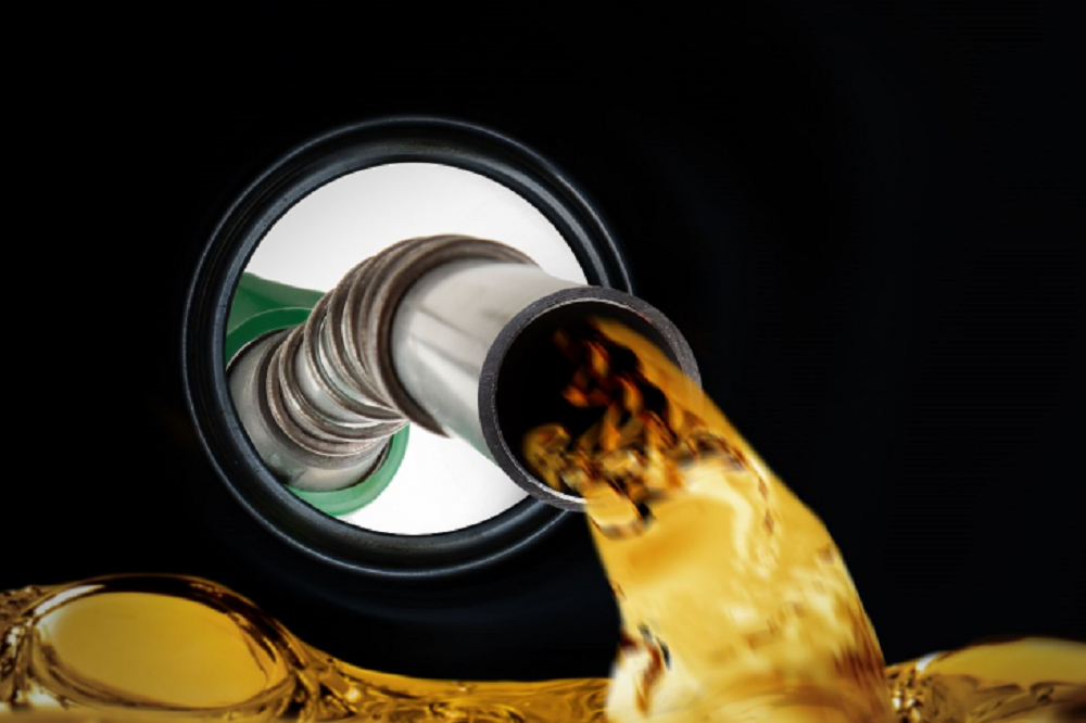 bomba despejando gasolina