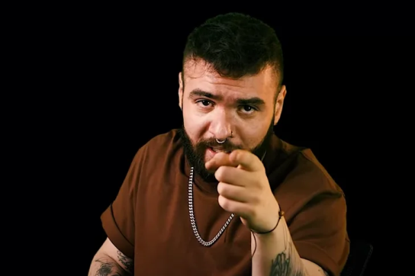 Tiago Santineli tem conta com mais de 850 mil seguidores apagada do Instagram