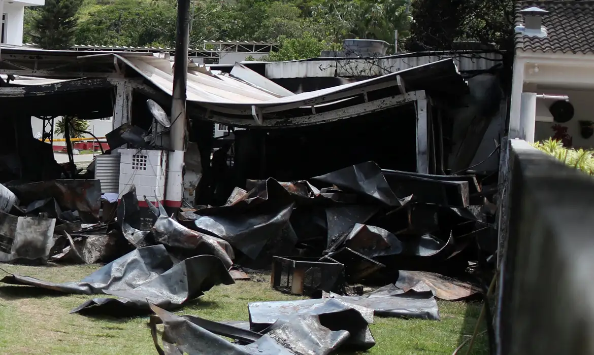 Ninho do Urubu após incêndio