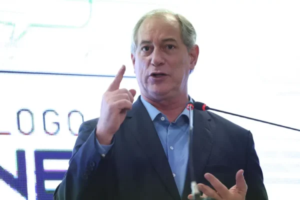 Ciro Gomes decide deixar o PDT e “enfrentar o PT" em 2026