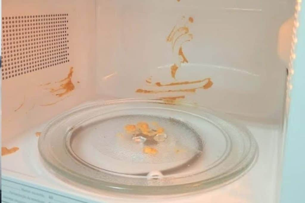 Micro-ondas sujo, aberto