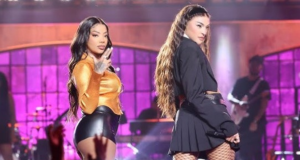 Ludmilla e Pabllo Vittar fazendo carão em palco