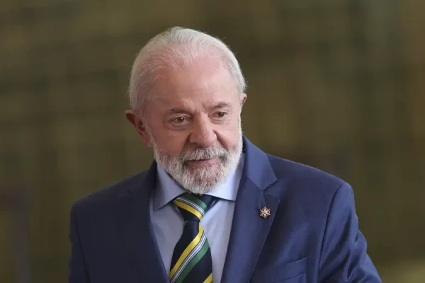 Lula critica o isolamento político da esquerda: “Evangélico não é contra nós"