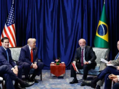 presidente Luiz Inácio Lula da Silva (PT) e o presidente dos Estados Unidos (EUA), Donald Trump, acompanhados em reunião na Malásia