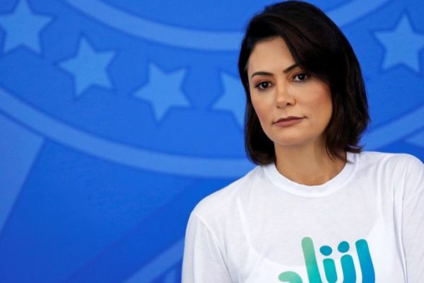 A reação de Michelle à foto de Lula com Jorge Messias e evangélicos