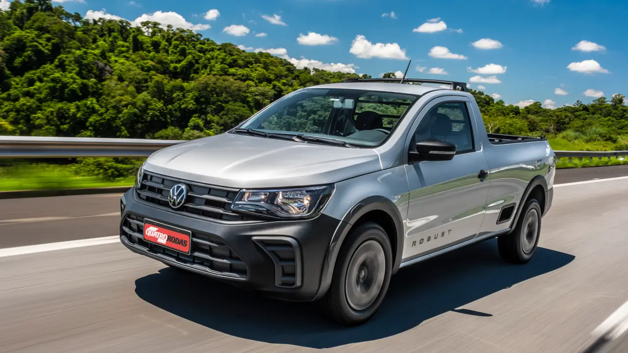 VW Saveiro Robust na estrada