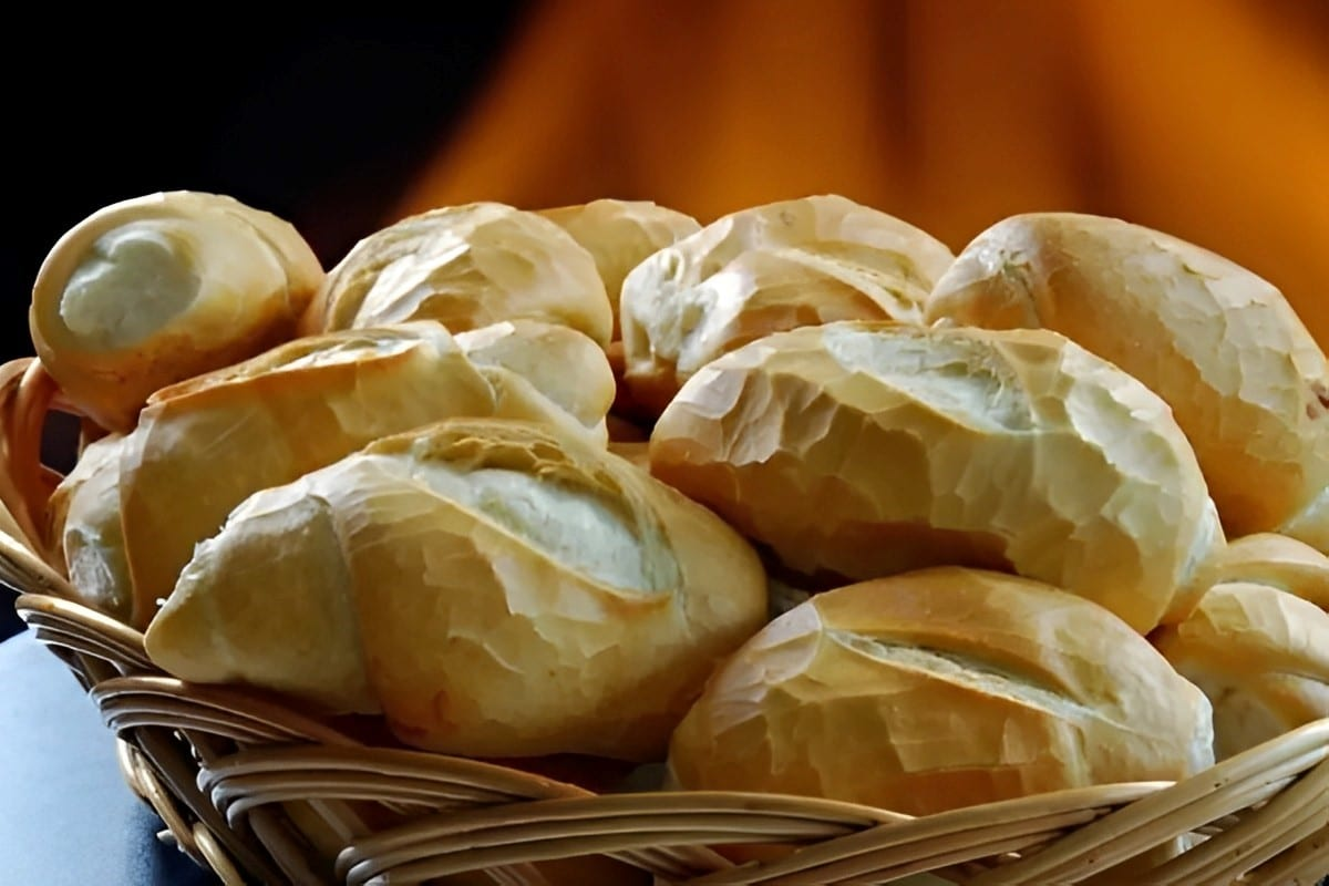 Cesta de pães franceses