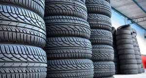 Pneus enfileirados
