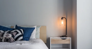 Quarto com parede em tom de gelo