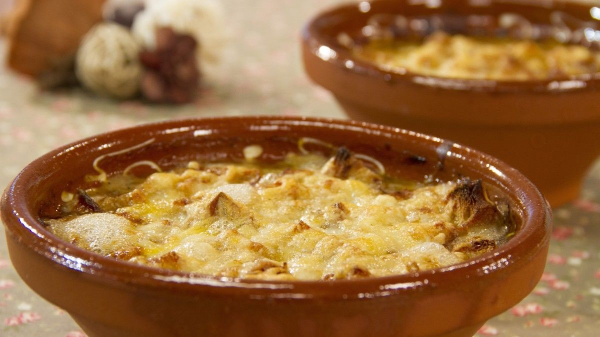 Sopa de cebola gratinada