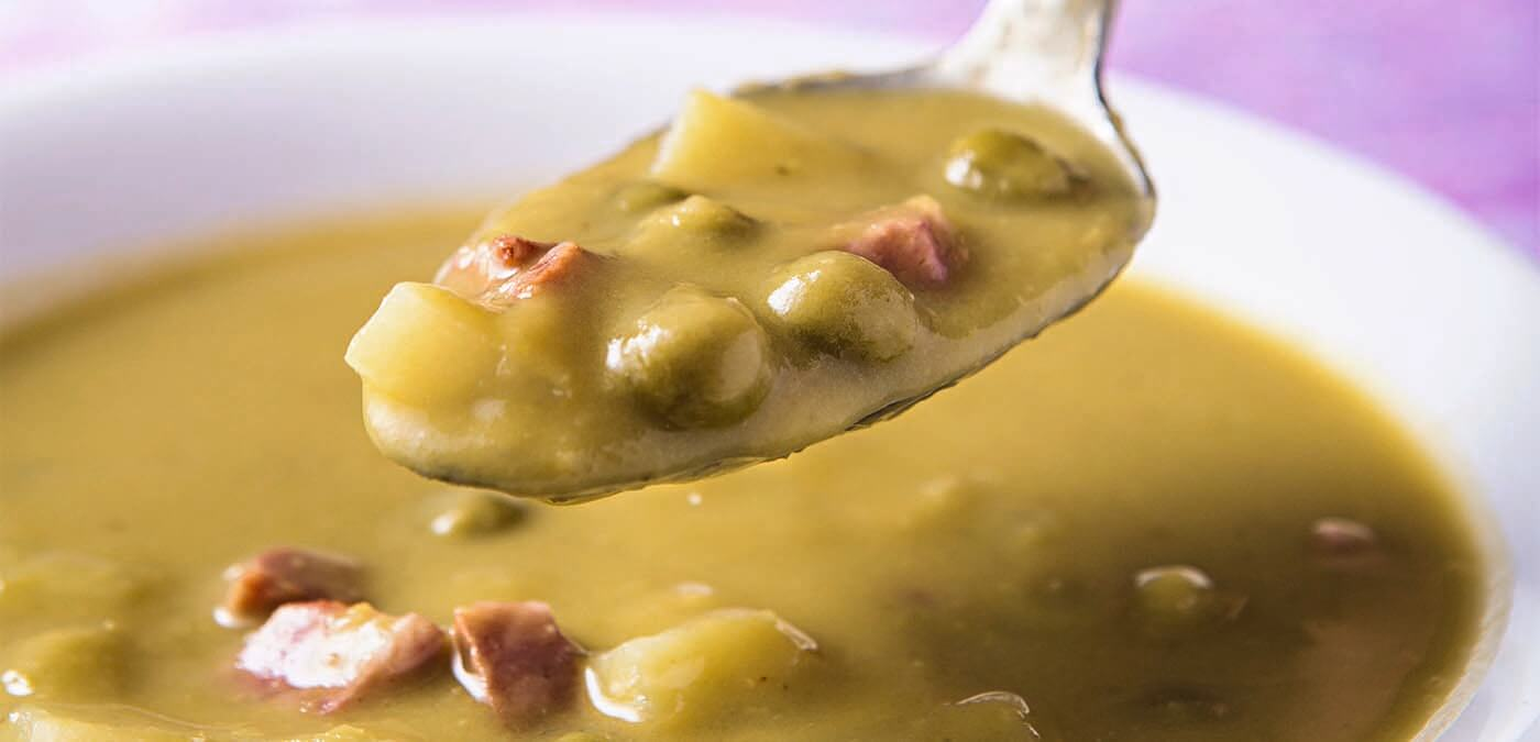 Sopa de ervilha com calabresa