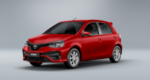 Toyota Etios vermelho