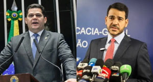 Davi Alcolumbre e Jorge Messias falando, sérios, em pé, em montagem de duas fotos