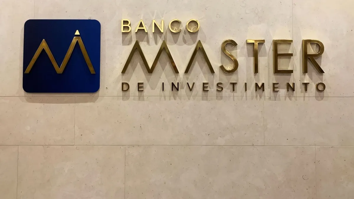 Fachada de prédio do Banco Master
