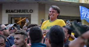 Jair Bolsonaro (PL) durante episódio da facada