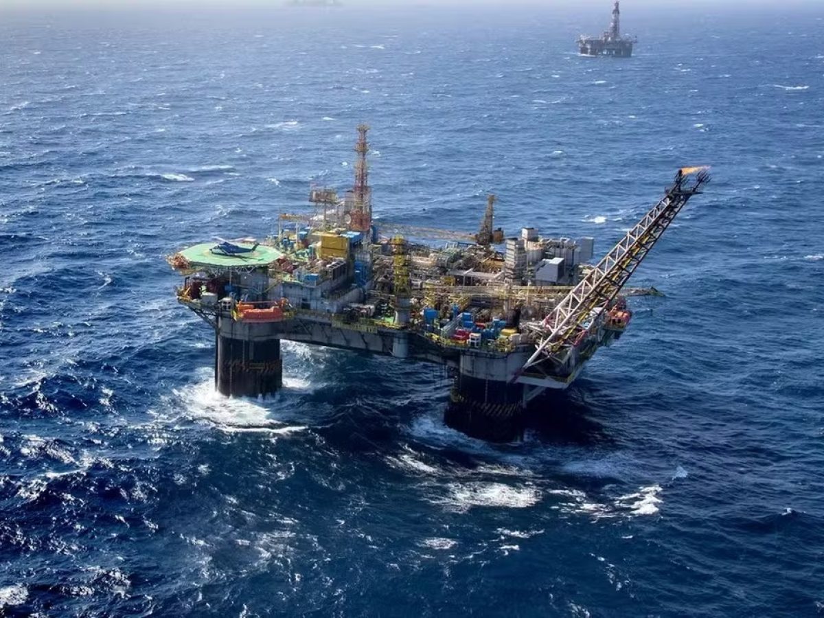 Petrobras anuncia nova descoberta de petróleo na Bacia de Campos