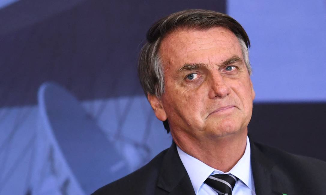 ex-presidente Jair Bolsonaro fazendo careta