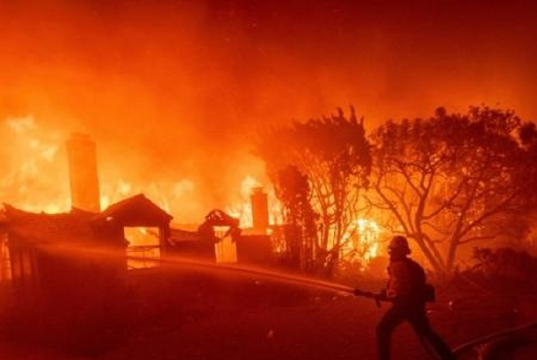 Dezenas morreram nos incêndios na Califórnia, mais um evento climático extremo