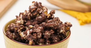 Pipoca salgada com chocolate