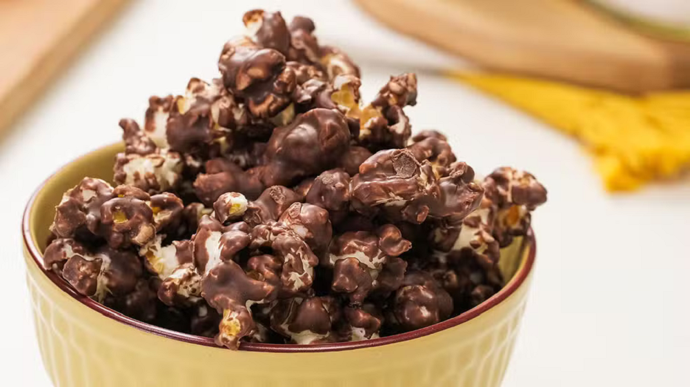 Pipoca salgada com chocolate