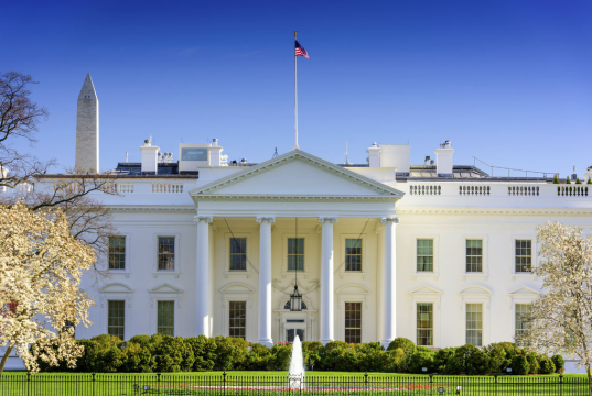 Casa Branca, em Washington, em dia de céu azul