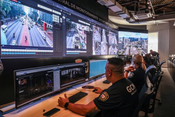 60 mil usuários são bloqueados pelo governo Lula de plataforma que acessa câmeras e dados