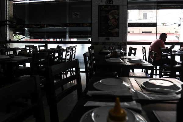 Apagão de mais de 24h no Ipiranga revolta comerciantes: "Enel nem atende mais"