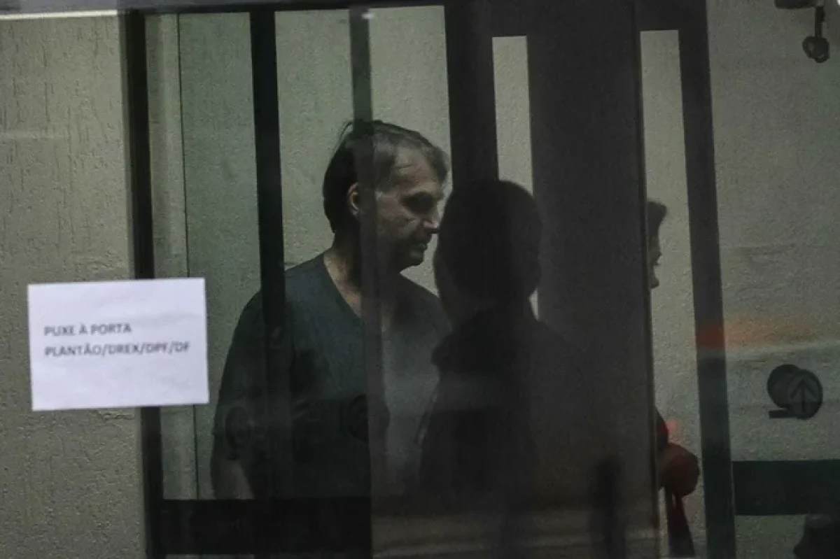 Quase metade dos brasileiros rejeita redução de penas para Bolsonaro e golpistas, revela pesquisa