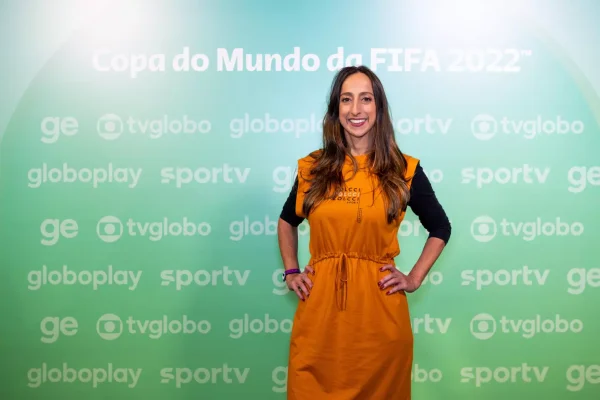 Quem é Renata Mendonça, jornalista da Globo atacada pelo presidente do Flamengo