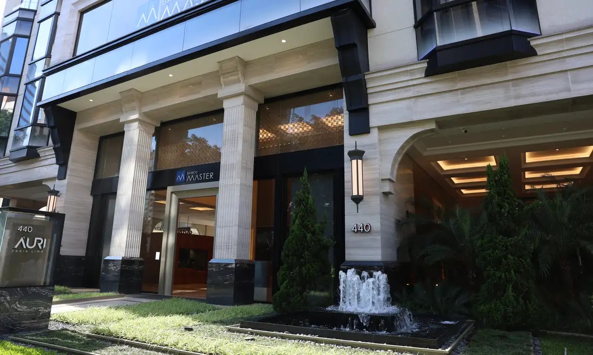 Prédio do Banco Master