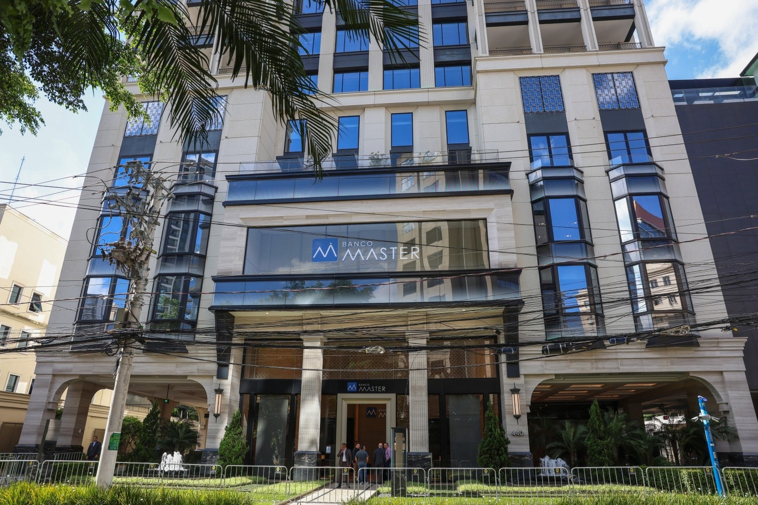 Prédio do Banco Master