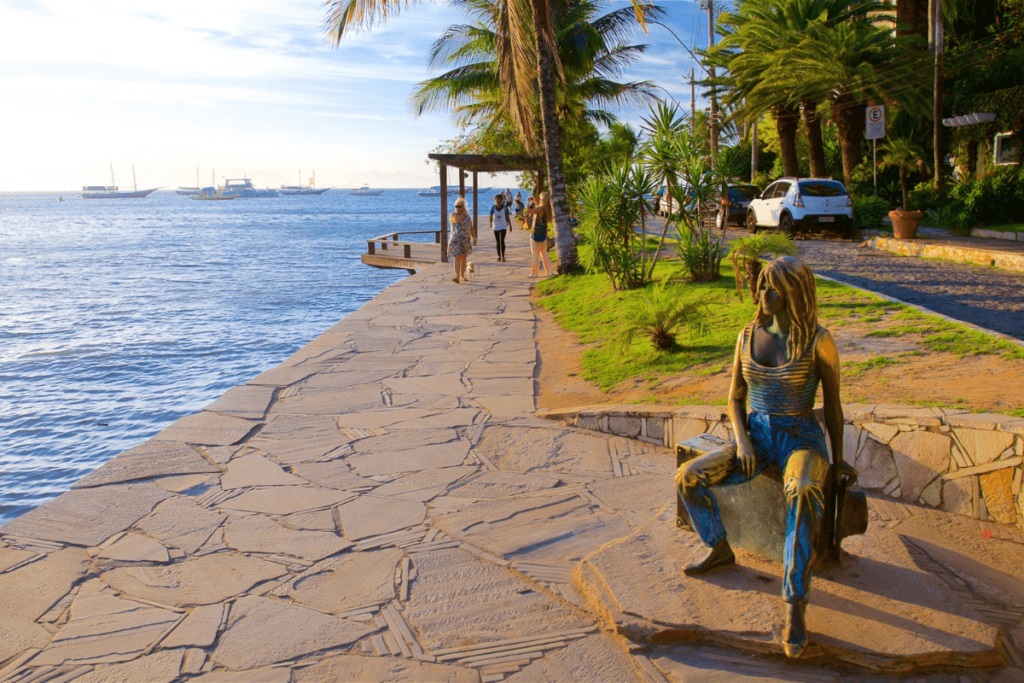 Estátua de Brigitte Bardot em Búzios