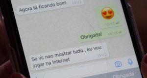 Foto de conversa em celular
