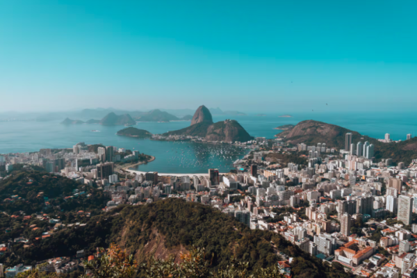 Brasil atinge recorde histórico de 9 milhões de turistas internacionais em 2025