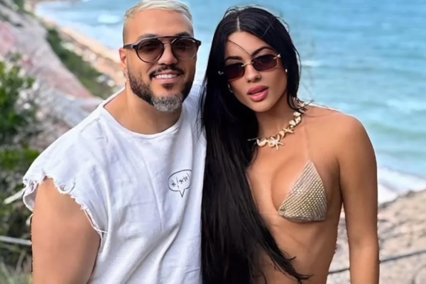 Namorada de Belo é afastada de escola de samba após denúncia de racismo