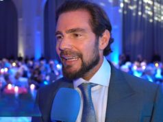 Daniel Vorcaro falando, sem olhar para a câmera, vestindo roupa social